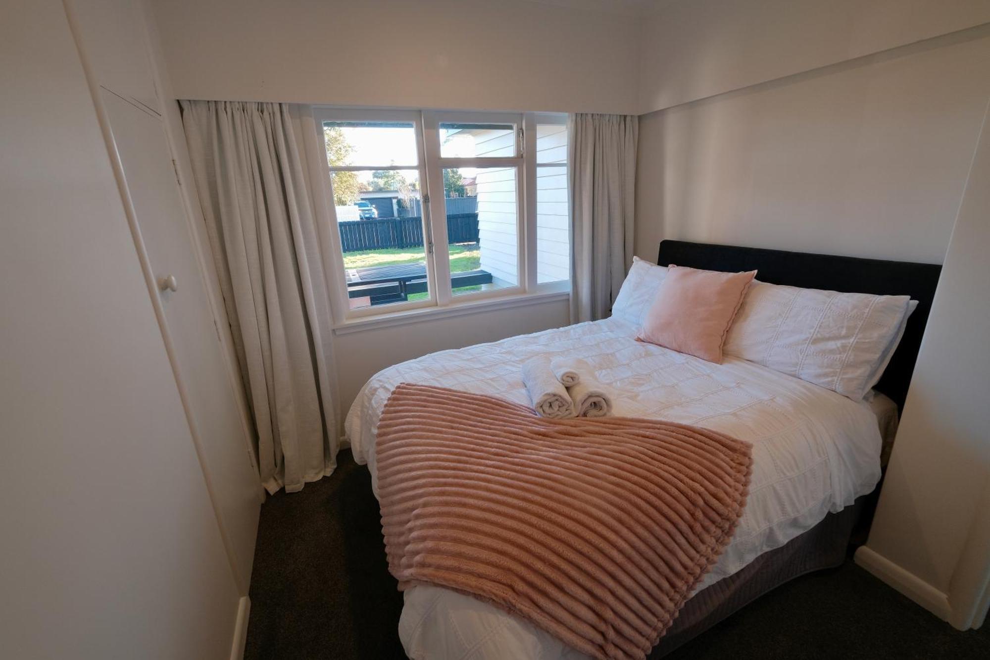 4 Bedroom In Great Location Hamilton Exterior photo
